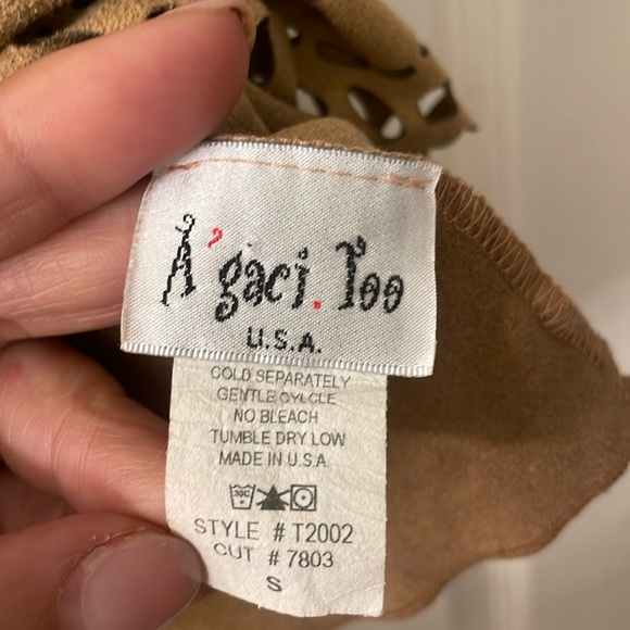 Tan faux suede sleeveless v-neck shirred laser cut tie front  top size small - Picture 7 of 9